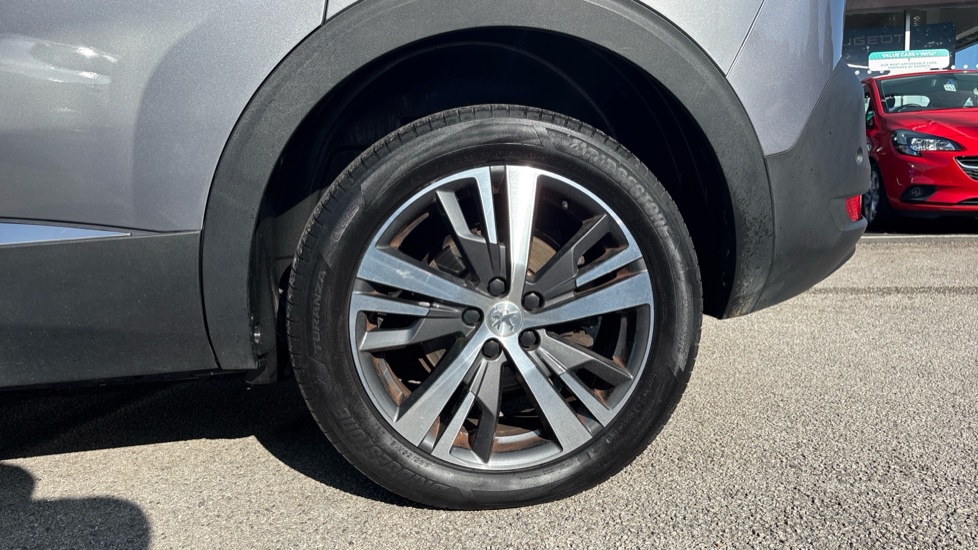 Peugeot 5008 1.5 BlueHDi Allure Premium+ 5dr EAT8 Diesel Estate - Image 7