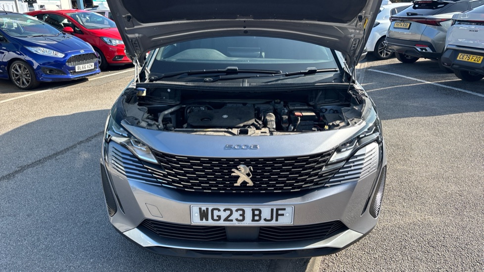 Peugeot 5008 1.5 BlueHDi Allure Premium+ 5dr EAT8 Diesel Estate - Image 8