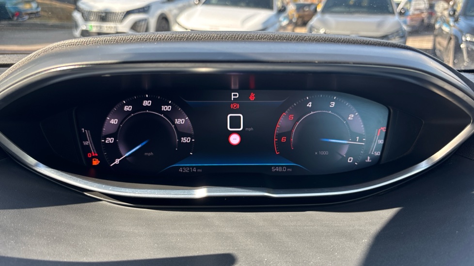 Peugeot 5008 1.5 BlueHDi Allure Premium+ 5dr EAT8 Diesel Estate - Image 18