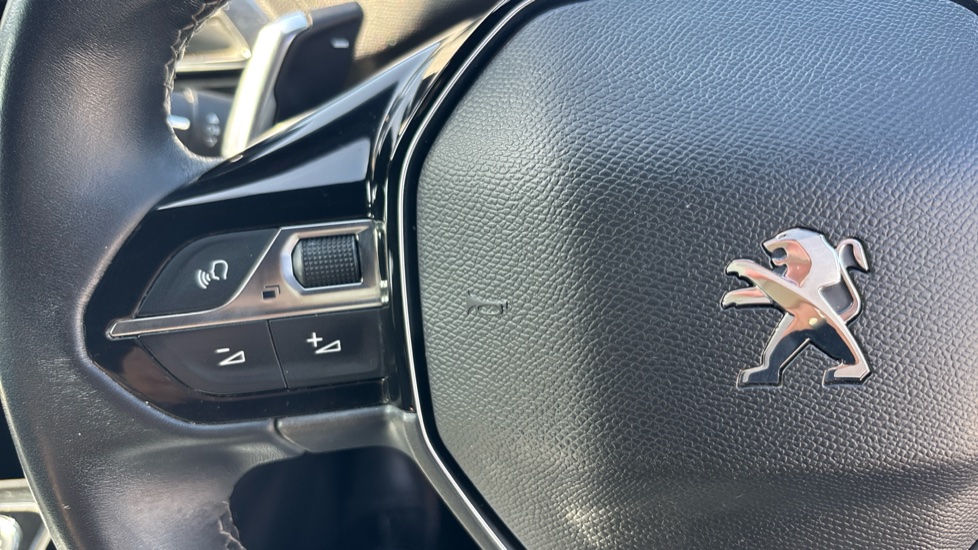 Peugeot 5008 1.5 BlueHDi Allure Premium+ 5dr EAT8 Diesel Estate - Image 32