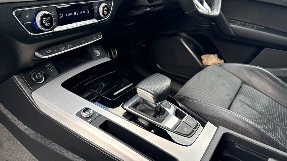 Audi Q5 45 TFSI Quattro S Line 5dr S Tronic Petrol Estate - Image 13