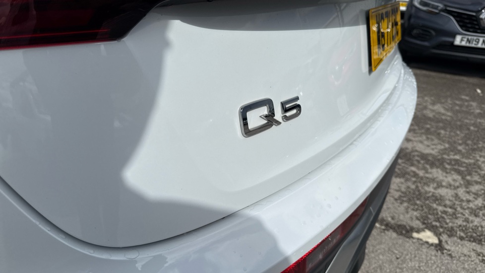 Audi Q5 45 TFSI Quattro S Line 5dr S Tronic Petrol Estate - Image 22
