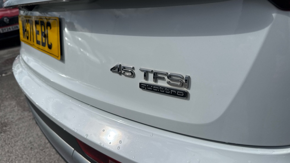 Audi Q5 45 TFSI Quattro S Line 5dr S Tronic Petrol Estate - Image 24
