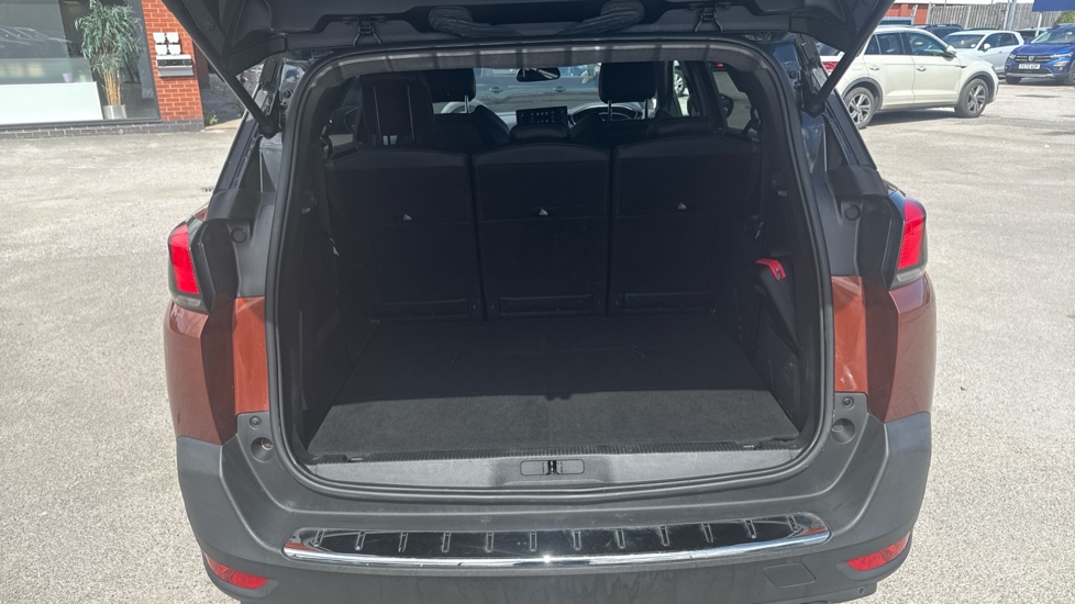 Peugeot 5008 1.2 PureTech Allure Premium+ 5dr EAT8 Petrol Estate - Image 4