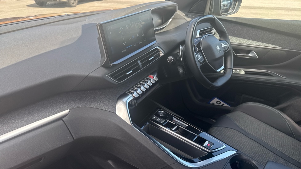 Peugeot 5008 1.2 PureTech Allure Premium+ 5dr EAT8 Petrol Estate - Image 9