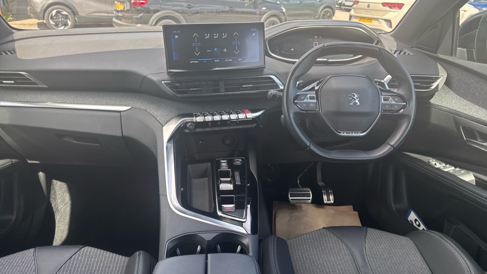 Peugeot 5008 1.2 PureTech Allure Premium+ 5dr EAT8 Petrol Estate - Image 10