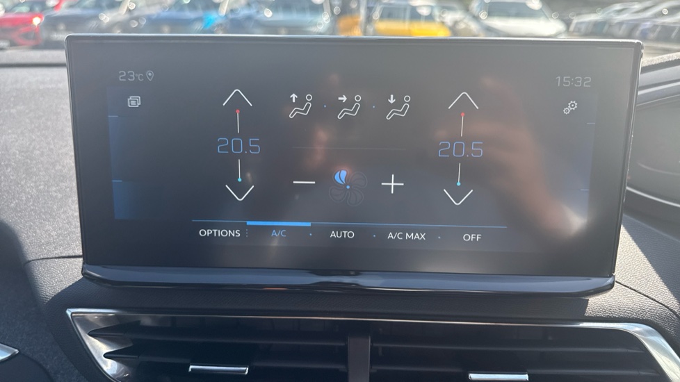 Peugeot 5008 1.2 PureTech Allure Premium+ 5dr EAT8 Petrol Estate - Image 31