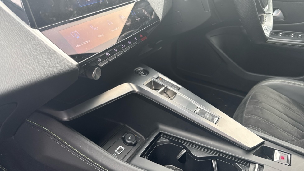 Peugeot 308 115kW GT 54kWh 5dr Auto Electric Hatchback - Image 13