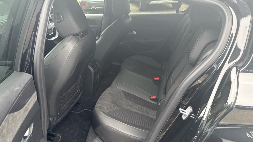 Peugeot 308 115kW GT 54kWh 5dr Auto Electric Hatchback - Image 16