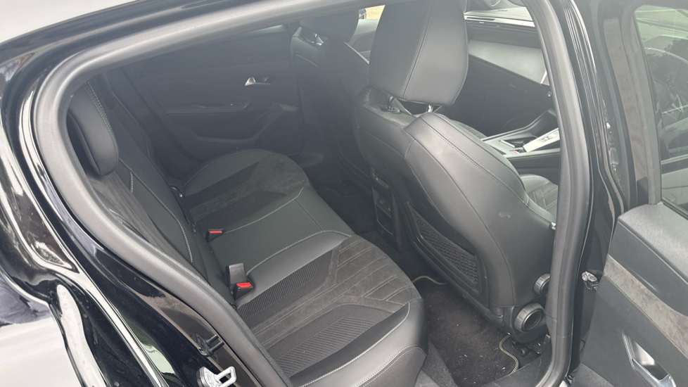 Peugeot 308 115kW GT 54kWh 5dr Auto Electric Hatchback - Image 31