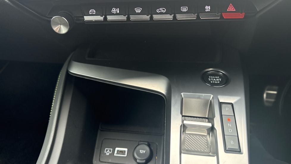 Peugeot 308 115kW GT 54kWh 5dr Auto Electric Hatchback - Image 40