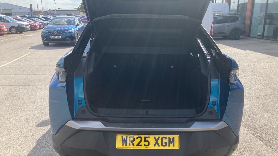 Peugeot 3008 1.2 Hybrid 136 GT 5dr e-DSC6 Petrol Estate - Image 4