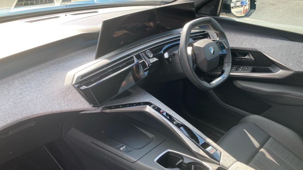 Peugeot 3008 1.2 Hybrid 136 GT 5dr e-DSC6 Petrol Estate - Image 9