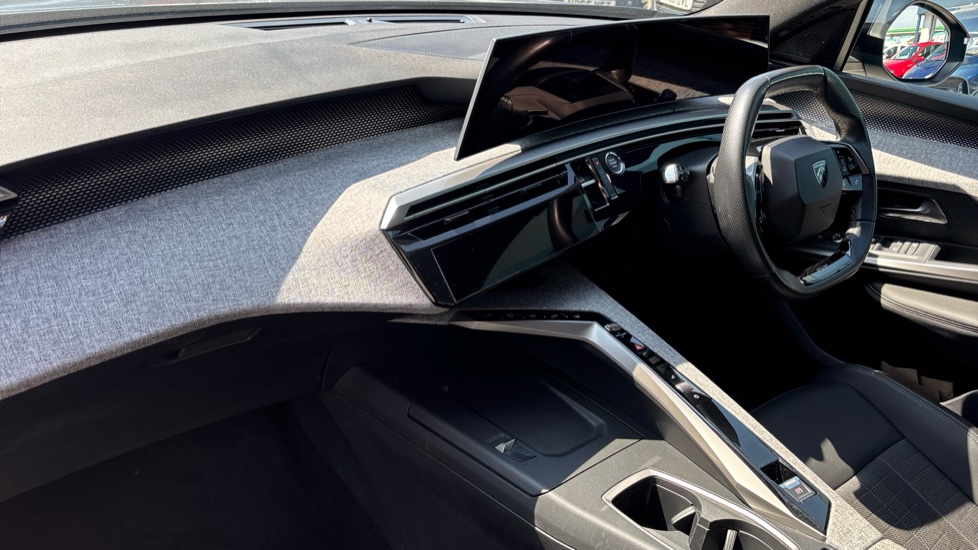 Peugeot 3008 157kW GT 73kWh 5dr Auto Electric Estate - Image 9