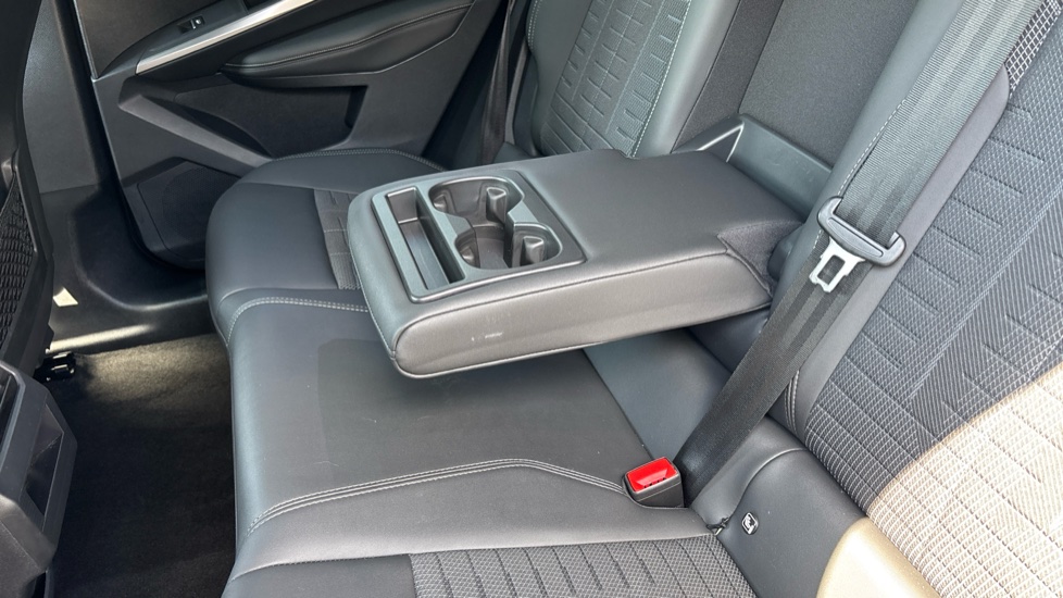 Peugeot 3008 157kW GT 73kWh 5dr Auto Electric Estate - Image 28