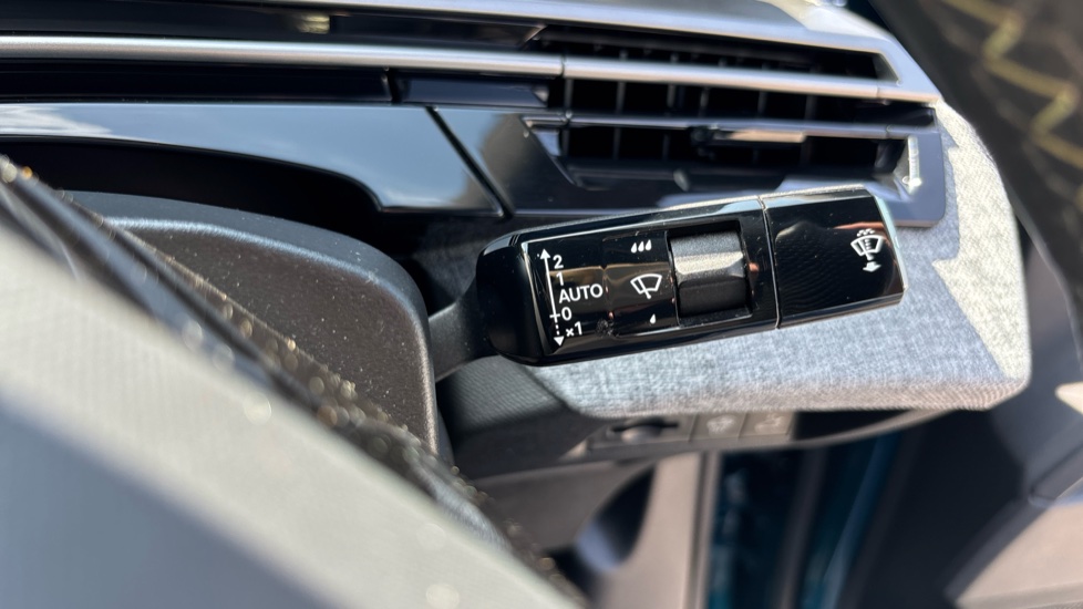 Peugeot 3008 157kW GT 73kWh 5dr Auto Electric Estate - Image 34