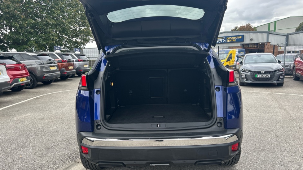 Peugeot 3008 1.5 BlueHDi Allure 5dr EAT8 Diesel Estate - Image 4