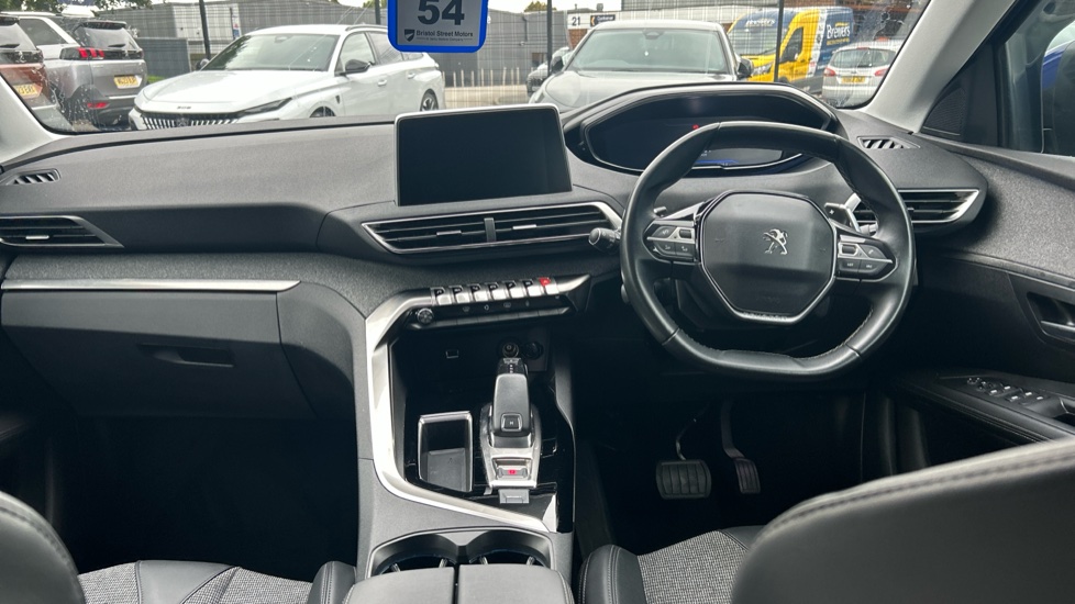 Peugeot 3008 1.5 BlueHDi Allure 5dr EAT8 Diesel Estate - Image 10