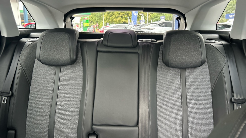 Peugeot 3008 1.5 BlueHDi Allure 5dr EAT8 Diesel Estate - Image 15