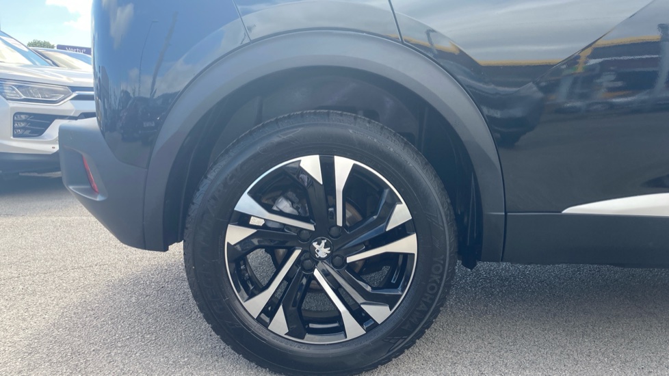 Peugeot 2008 1.2 PureTech Allure Premium+ 5dr Petrol Estate - Image 7
