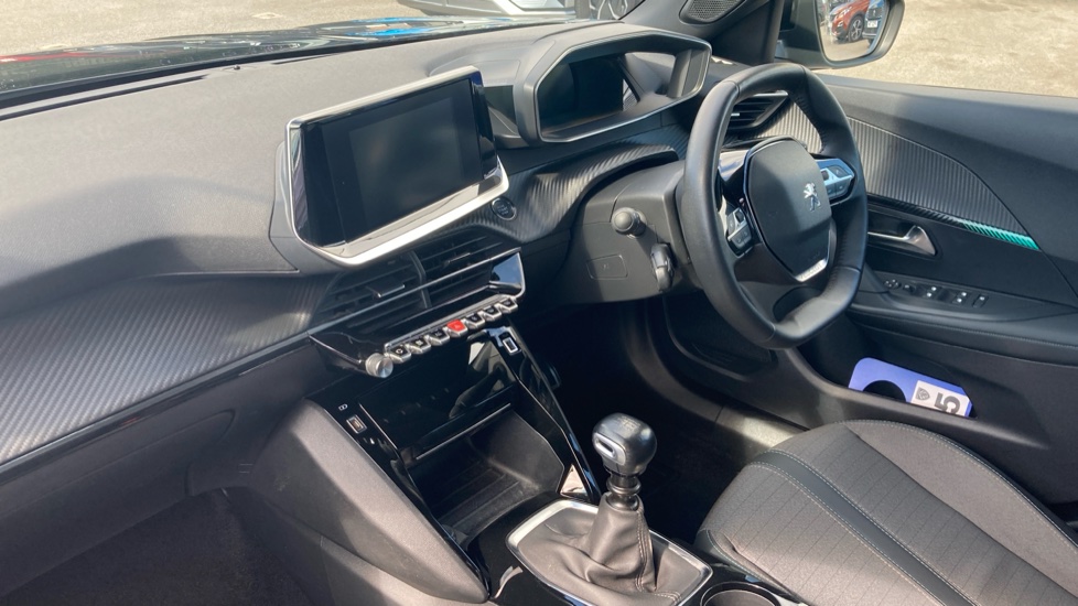 Peugeot 2008 1.2 PureTech Allure Premium+ 5dr Petrol Estate - Image 9