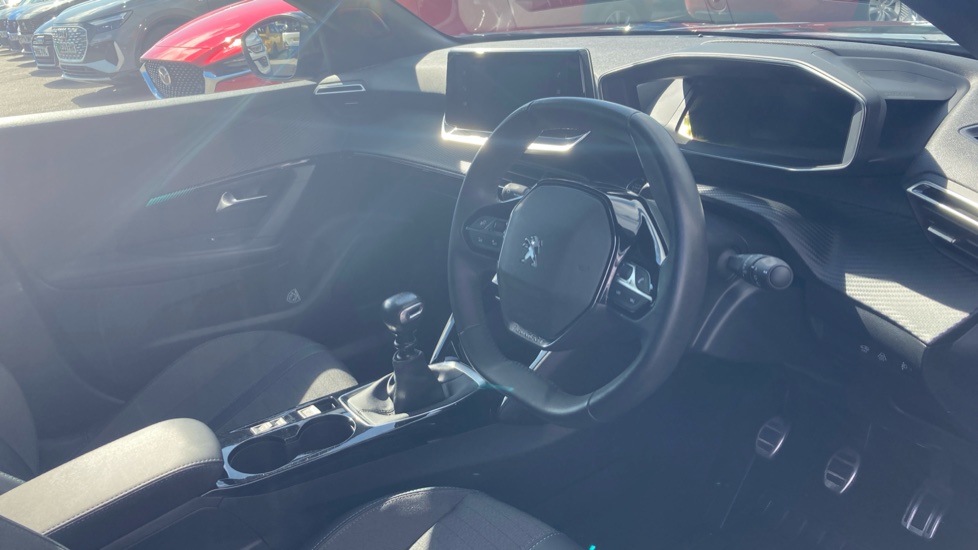 Peugeot 2008 1.2 PureTech Allure Premium+ 5dr Petrol Estate - Image 11
