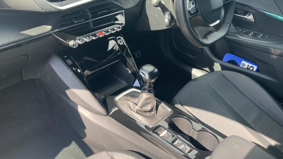 Peugeot 2008 1.2 PureTech Allure Premium+ 5dr Petrol Estate - Image 13