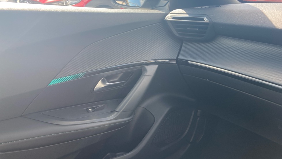 Peugeot 2008 1.2 PureTech Allure Premium+ 5dr Petrol Estate - Image 25