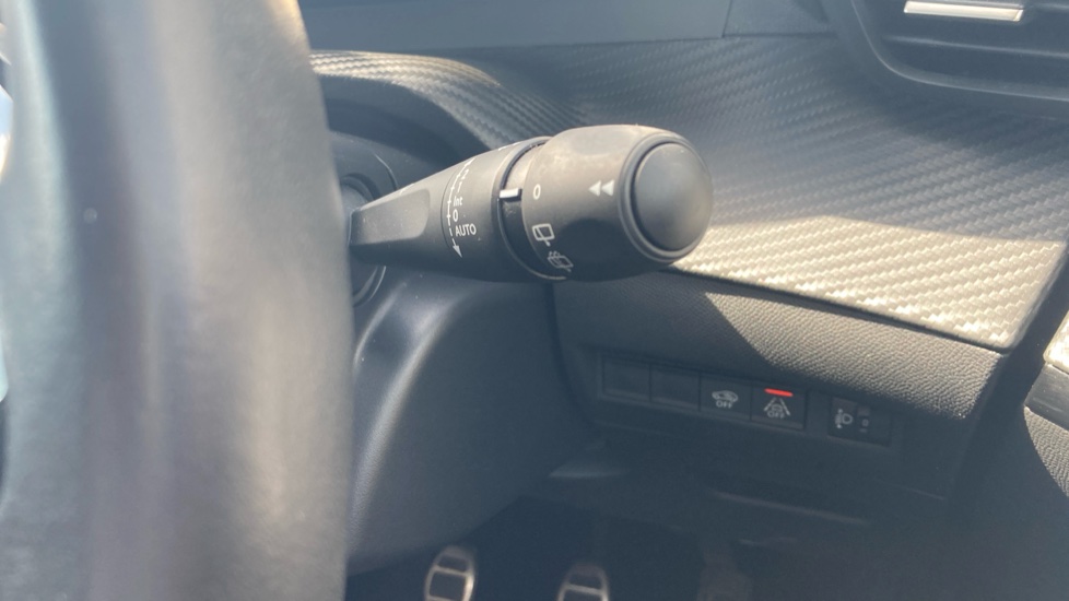 Peugeot 2008 1.2 PureTech Allure Premium+ 5dr Petrol Estate - Image 28