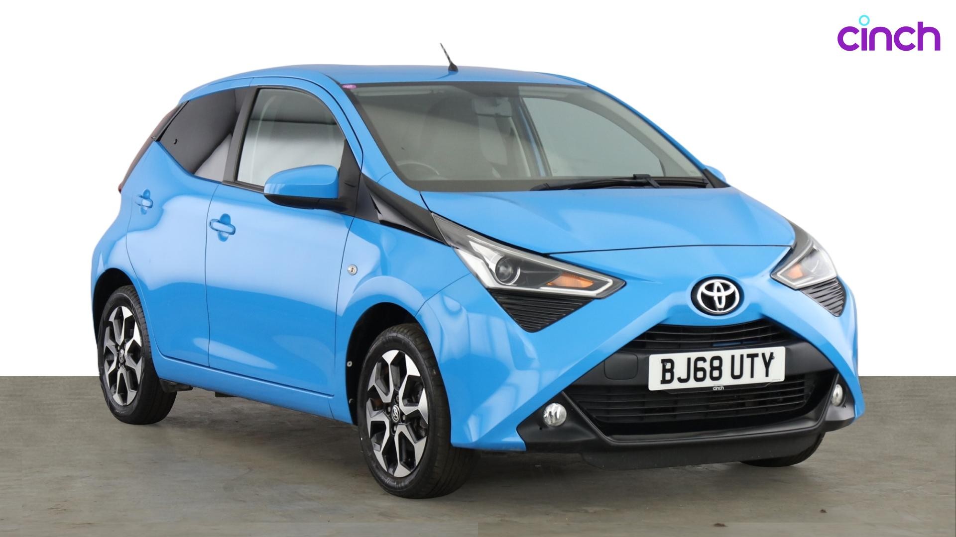 Toyota AYGO listing photo