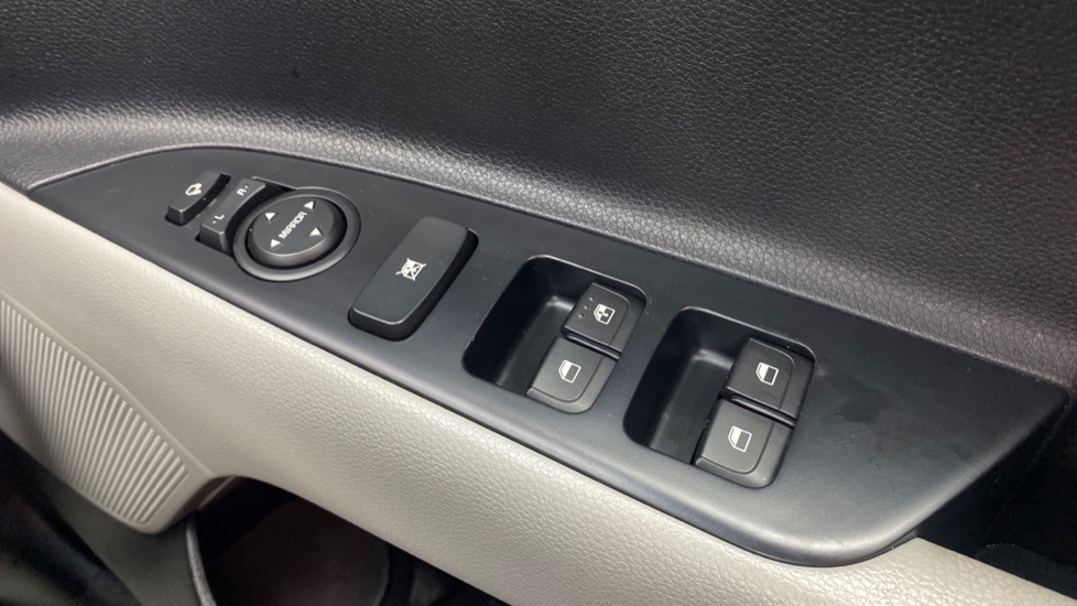 electric windows and electric mirrors 
