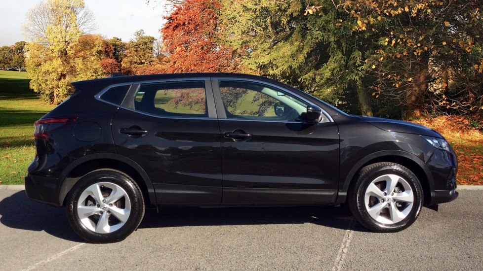 Nissan Qashqai Acenta Premium Dc £14,395