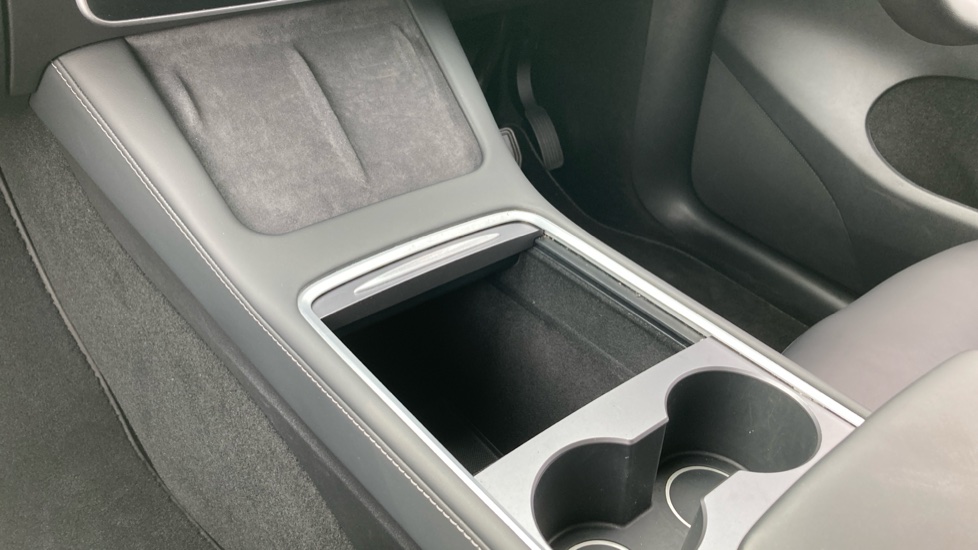 Tesla Model Y Long Range AWD 5dr Auto Electric Hatchback - Image 13