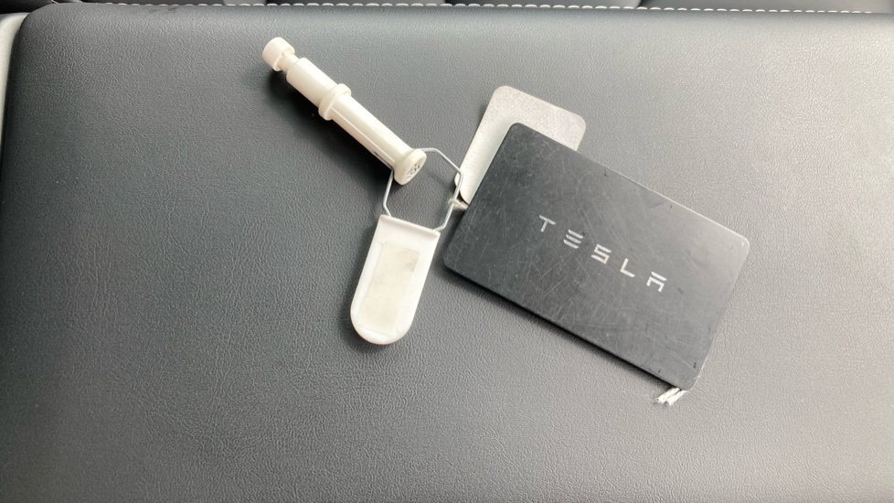 Tesla Model Y Long Range AWD 5dr Auto Electric Hatchback - Image 20