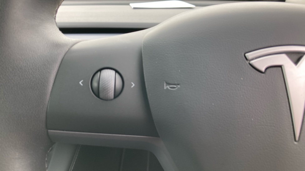 Tesla Model Y Long Range AWD 5dr Auto Electric Hatchback - Image 38