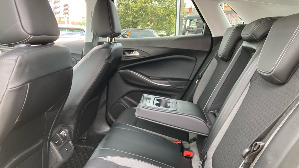 Vauxhall Grandland X 1.2 Turbo Sport Nav 5dr Petrol Hatchback - Image 16