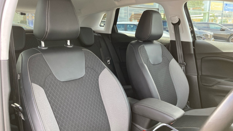 Vauxhall Grandland X 1.2 Turbo Sport Nav 5dr Petrol Hatchback - Image 21