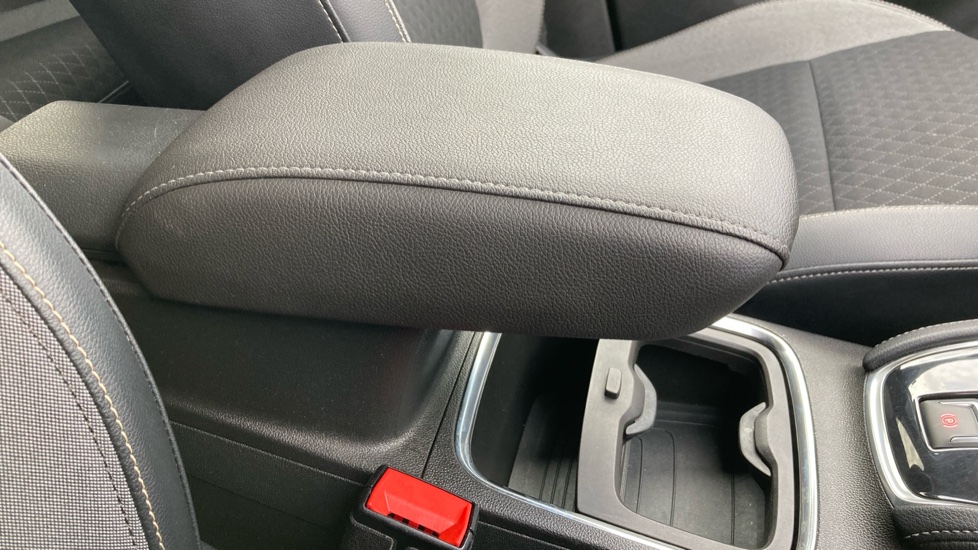 Vauxhall Grandland X 1.2 Turbo Sport Nav 5dr Petrol Hatchback - Image 23