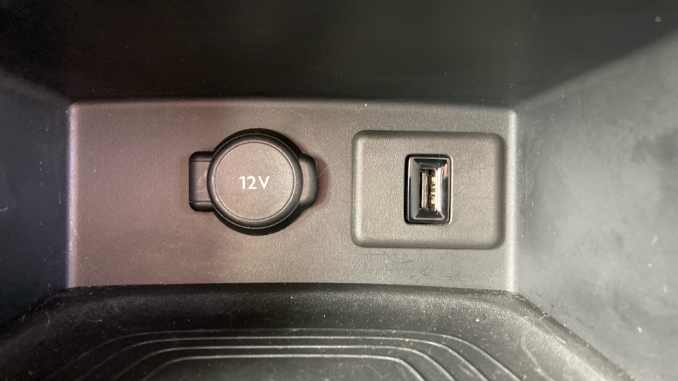 Vauxhall Grandland X 1.2 Turbo Sport Nav 5dr Petrol Hatchback - Image 25