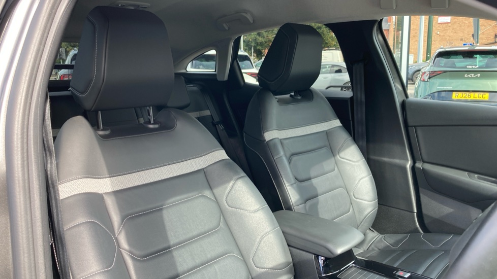 Citroen C4 100kW Shine Plus 50kWh 5dr Auto Electric Hatchback - Image 21