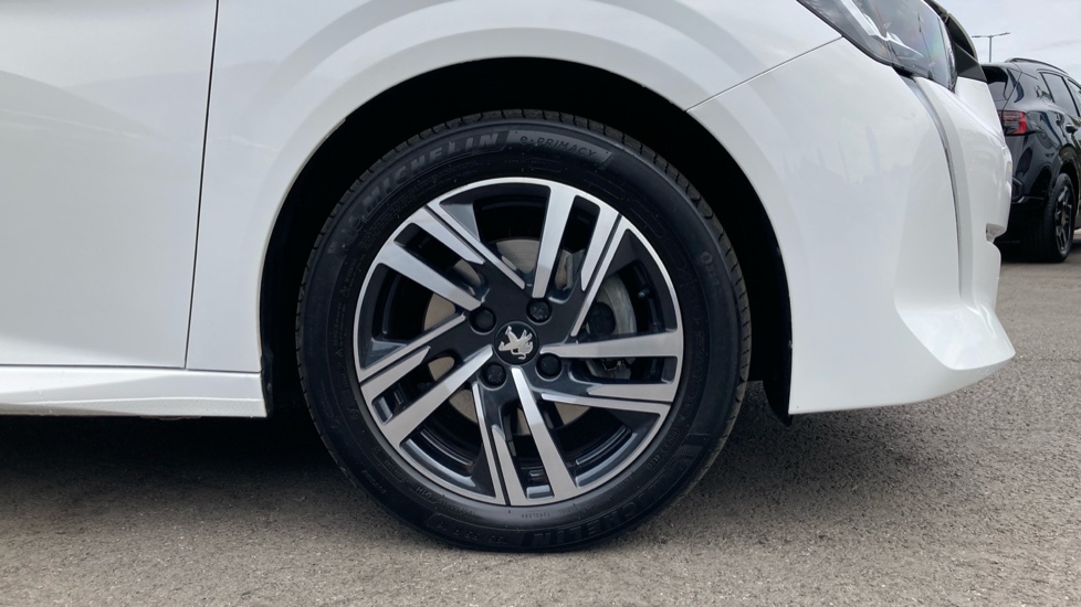 Peugeot 208 1.2 PureTech 100 Allure Premium + 5dr EAT8 Petrol Hatchback - Image 7