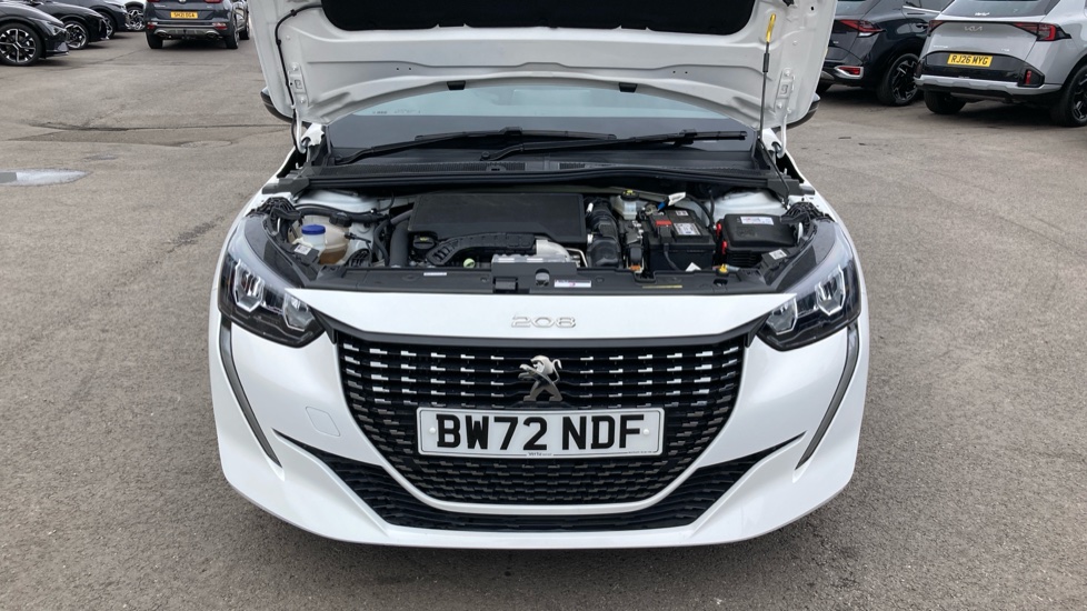 Peugeot 208 1.2 PureTech 100 Allure Premium + 5dr EAT8 Petrol Hatchback - Image 8