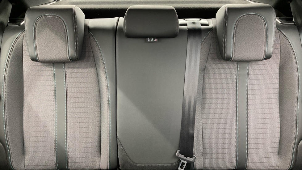 Peugeot 208 1.2 PureTech 100 Allure Premium + 5dr EAT8 Petrol Hatchback - Image 15