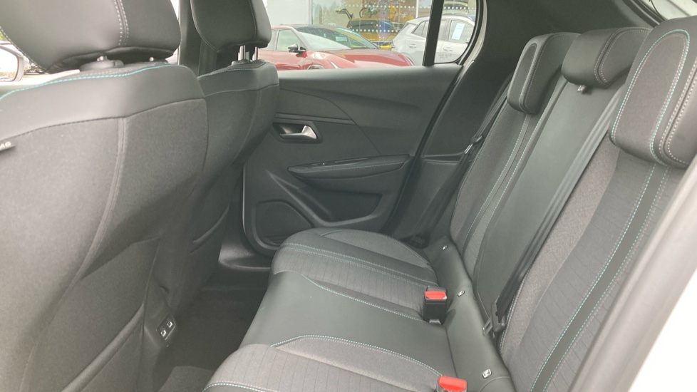 Peugeot 208 1.2 PureTech 100 Allure Premium + 5dr EAT8 Petrol Hatchback - Image 16