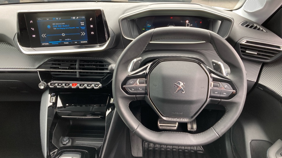 Peugeot 208 1.2 PureTech 100 Allure Premium + 5dr EAT8 Petrol Hatchback - Image 36