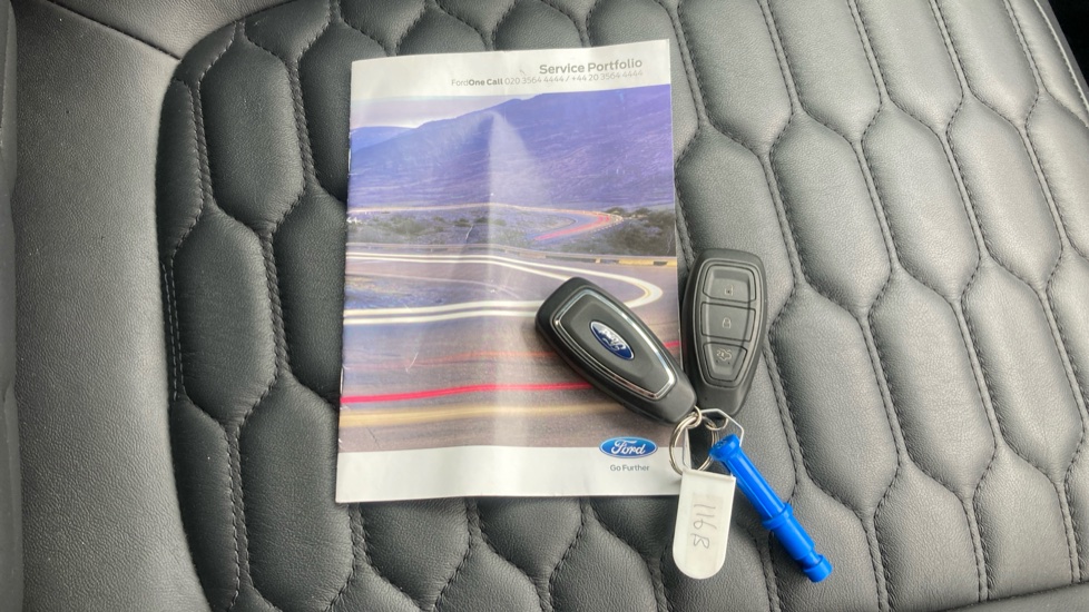 Ford Fiesta 1.0 EcoBoost Hybrid mHEV 125 Vignale Edition 5dr Petrol Hatchback - Image 19