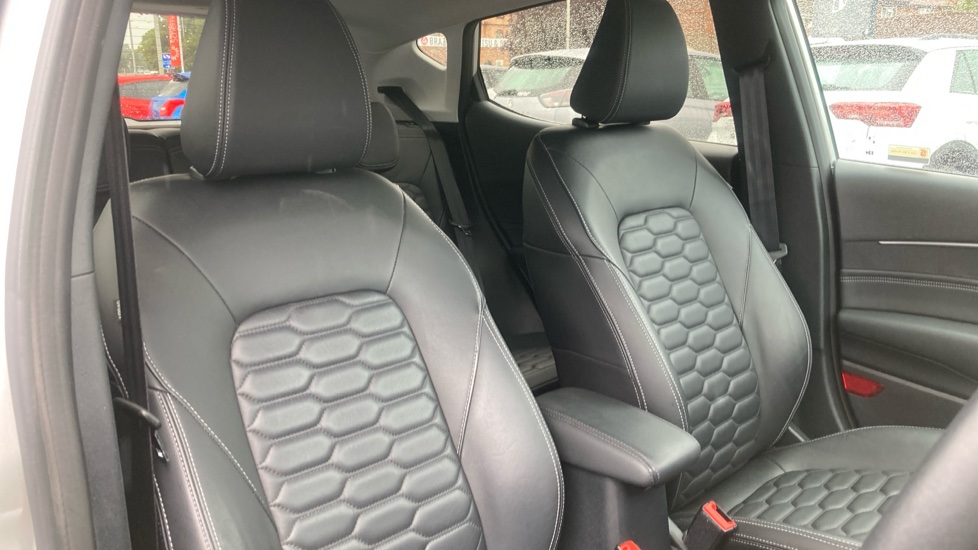 Ford Fiesta 1.0 EcoBoost Hybrid mHEV 125 Vignale Edition 5dr Petrol Hatchback - Image 21