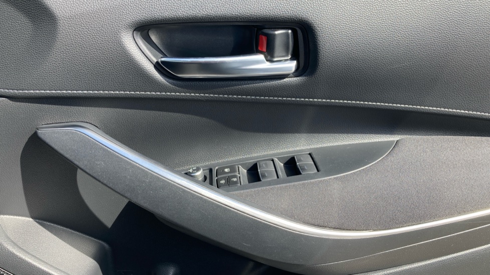 Toyota Corolla 1.8 VVT-i Hybrid Design 5dr CVT Hybrid Hatchback - Image 23