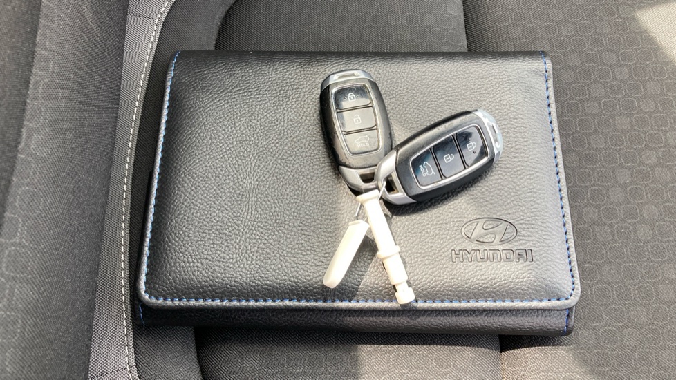 Hyundai KONA 1.6 GDi Hybrid Premium 5dr DCT Hybrid Hatchback - Image 19