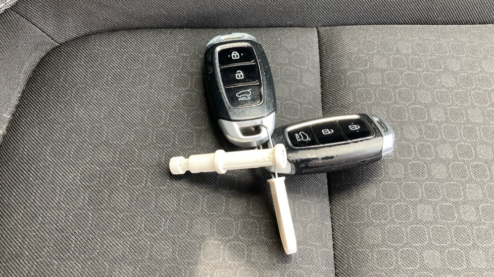 Hyundai KONA 1.6 GDi Hybrid Premium 5dr DCT Hybrid Hatchback - Image 20